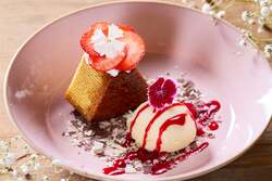 長崎県産イチゴとバームクーヘン