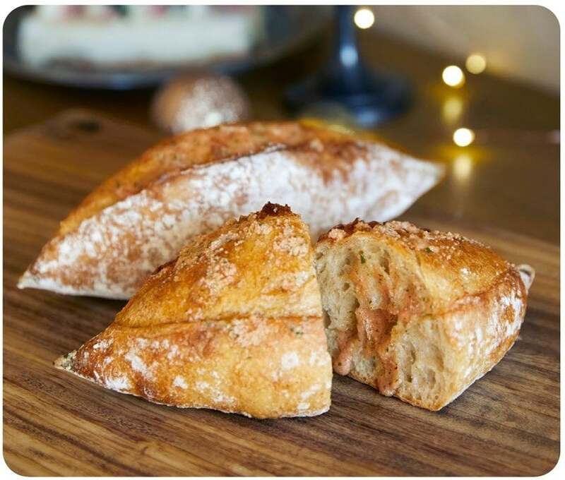 「ベーカリー チックタック」明太ぺペロンフランス（1個）400円