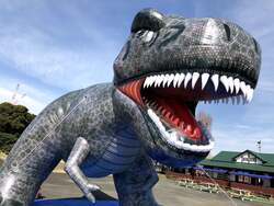 【巨大恐竜フォトスポット】巨大ティラノサウルスのフォトスポットも登場！