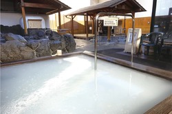 「【大阪】肌寒い週末にも！早朝オープンの朝風呂に入れる日帰りスーパー銭湯・温泉10選」の写真