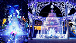 「横浜・八景島シーパラダイスに約5.2万個のアクリルビーズが輝くクリスタルツリー登場」の写真