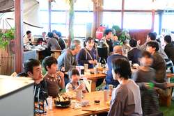 「名古屋・緑区で屋内BBQ！　家族やグループ利用も安心の全天候型グランピング施設」の写真