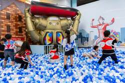 「ウルトラアスレチック横浜が開業10周年！　4体のヒーローが登場する特別ステージ開催」の写真