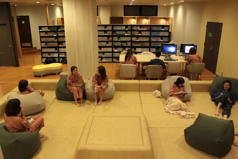 まんが1万冊を配架した「まんがマルチルーム」