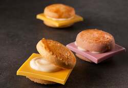 「羽田空港に「キャプテンスイーツバーガー」が期間限定OPEN！　カービィコラボも」の写真