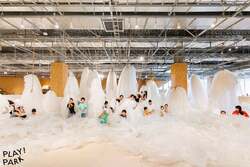 「奇妙でかわいいクリスマス支度！　立川PLAY! PARKで親子向け冬限定イベント開催」の写真