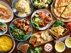 「平日ランチ料金で夜までOK！　全国17店舗のニラックスブッフェで期間限定キャンペーン」の写真