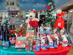 「パリの街並みでクリスマス体験　富士急ハイランドで冬のイベント開催」の写真