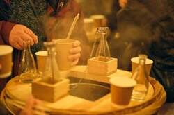 「神戸の夜空を彩る光のクリスマス体験！　ドローンショーとイルミネーション」の写真