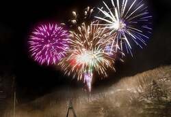 「北湯沢の冬を彩る花火と食の饗宴　「緑の風リゾートきたゆざわ」で楽しむ極上体験」の写真