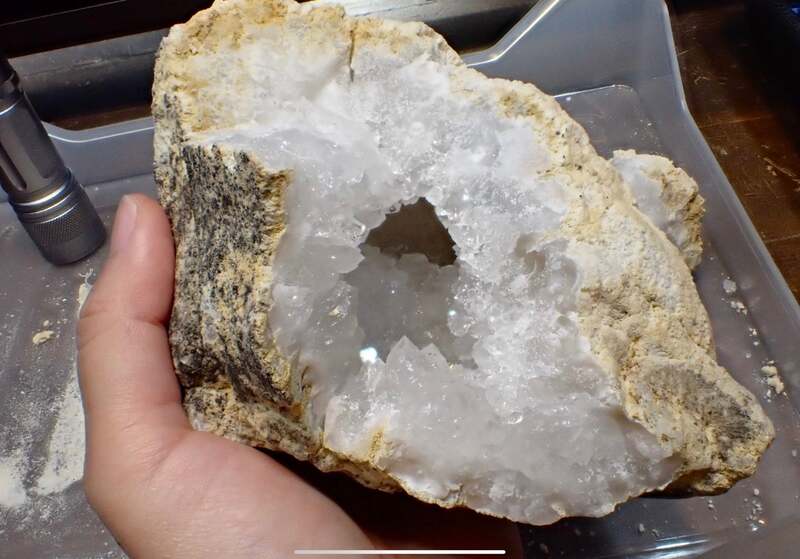 水晶がびっしり詰まったメガジオード