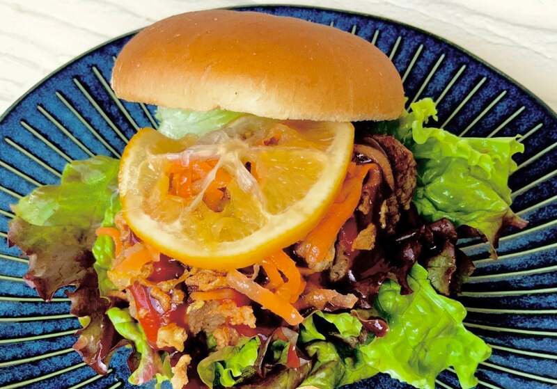 伊丹ご当地「たみまるレモンハンバーガー」
