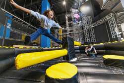 「年末年始は家族で全力アソビ！　山口県のボートレース下関で「VS PARK」開催！」の写真