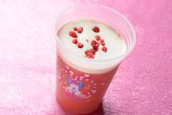 「東京ディズニーランドでミニーマウスの世界を満喫！　夜の特別演出も登場」の写真