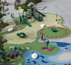 「万博の人気遊具が神戸のホテルに移設！　キッズプレイエリアリニューアル」の写真