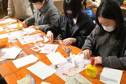 「長野県大町市で新年に向けた手作りイベント開催！　干支の押絵や輪飾りづくり体験」の写真