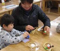 「長野県大町市で新年に向けた手作りイベント開催！　干支の押絵や輪飾りづくり体験」の写真