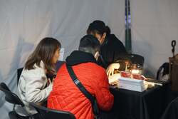 「東京・大井競馬場で親子で楽しめる新春イルミイベント開催　午年生まれは入場無料！」の写真