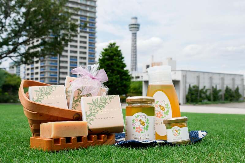 左：はちみつソープ　右：はちみつ（大）