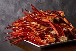 「本ズワイ蟹×タイ料理を満喫！大阪なんばでディナービュッフェ開催　3歳以下は無料」の写真