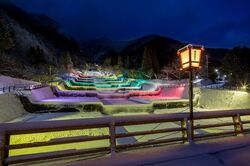 栃尾温泉洞谷雪桜ライトアップ／奥飛騨温泉郷観光協会