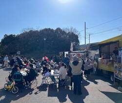 「食＆遊び＆体験も！京都・梅小路公園でXmasマルシェ　親子で楽しめる週末イベント」の写真