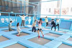 「頑張った小学生の子供を応援！屋内アスレチック施設トンデミで「ごほうび割」スタート」の写真