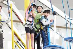 「頑張った小学生の子供を応援！屋内アスレチック施設トンデミで「ごほうび割」スタート」の写真