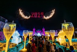 「【全国2025-2026】親子向けカウントダウンイベント5選！　遊園地で年越し＆花火も」の写真