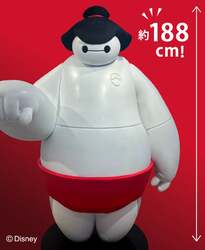 「大阪のカフェに等身大ベイマックスがやってくる！　コラボグミ発売記念イベント開催」の写真