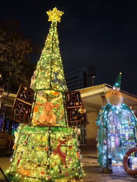 海岸漂着物アート作品「めぐるクリスマス2025」