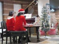 紙屋町まちかどピアノ クリスマスコンサート／イメージ