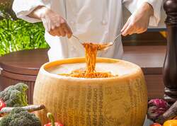 「時間無制限のいちごスイーツブッフェ開催！吉祥寺エクセルホテル東急で親子で楽しめる」の写真