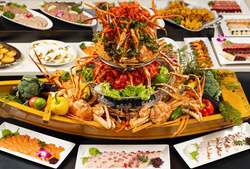 「札幌のホテルで北海道グルメ満喫！カニや海鮮、ステーキ食べ放題のディナーバイキング」の写真