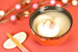 「浅草で新年もちつき体験！ 親子で10個の願いを叶えよう、無料開催1月1日〜3日まで」の写真