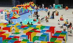 「兵庫・神戸市で親子向け無料イベント！　遊園地とミニ動物園で新年を満喫しよう」の写真