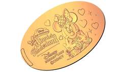 「ディズニーリゾートラインでスタンプラリー開催　ミニーマウスのスタンプカードが完成」の写真