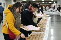 「千葉・幕張メッセで親子で楽しむ焼き芋の祭典！　「冬のさつまいも博2026」が開催」の写真
