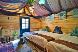 「愛知県岡崎市のグランピングで日本文化に触れよう！　臼と杵で本格もちつき体験開催」の写真