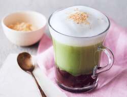 京都老舗・辻利一本店の厳選抹茶使用のラテ