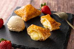 《3月ランチ限定》ホワイトチョコレートパイ＆キャラメルアイス