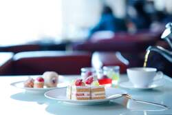 「ホテルニューオータニ（東京）でいちごスイーツビュッフェ開催！　親子で楽しめる」の写真