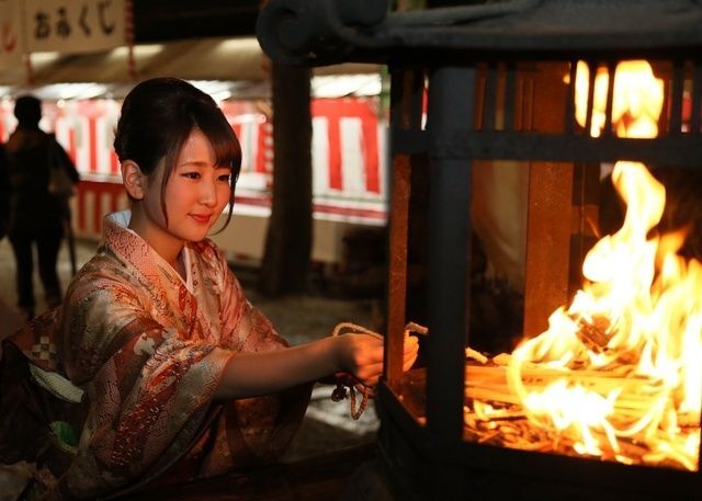 をけら詣り・白朮祭（をけらまいり・をけらさい）