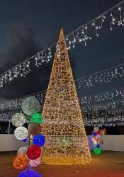 11mの「特大イルミツリー」