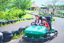 「東京都内近郊のおすすめゴーカート施設14選　小学生＆幼児も楽しめる」の写真