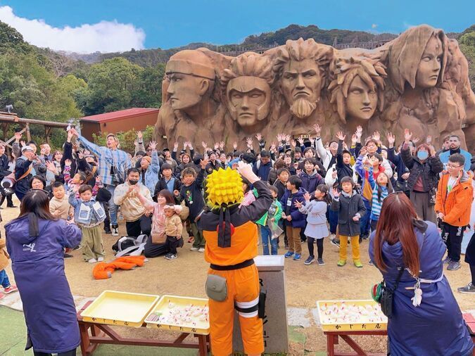 餅まき＆ナルトグリーティング&じゃんけん大会｜餅まき