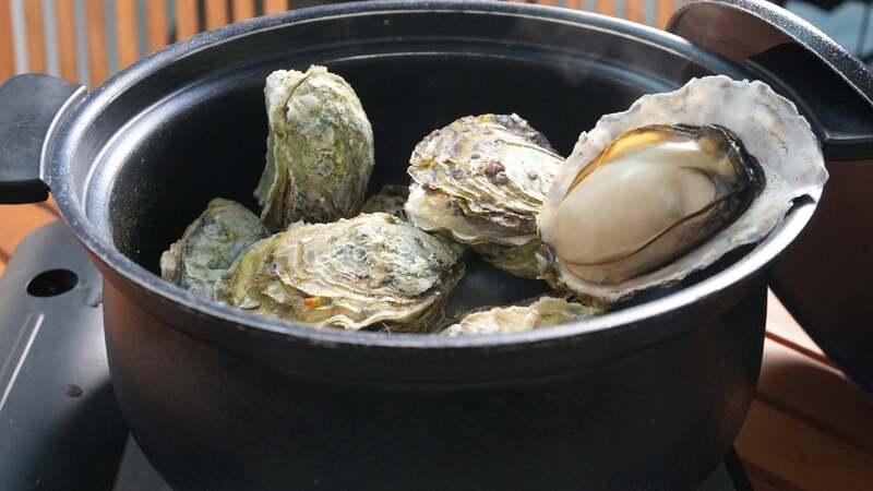 二色の浜名物！牡蠣の白ワイン蒸し
