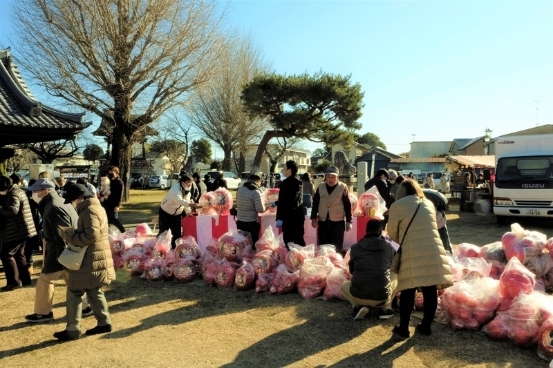 本庄高尾山だるま市