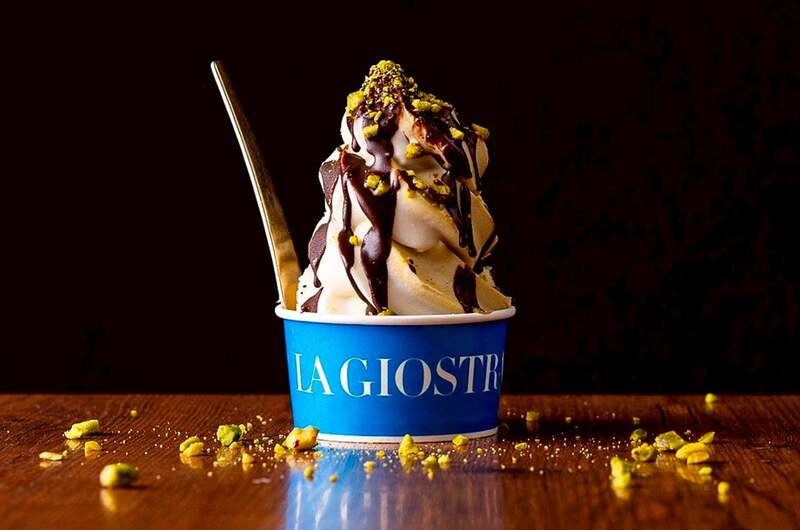 ＜札幌市/ラ ジョストラ＞ピスタッキオ＆函館低温殺菌のソフトジェラート