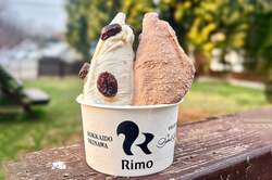 ＜網走市/ジェラテリアRimo＞イバラショコラータと薫るラムレーズンのダブル【日本橋三越本店限定】